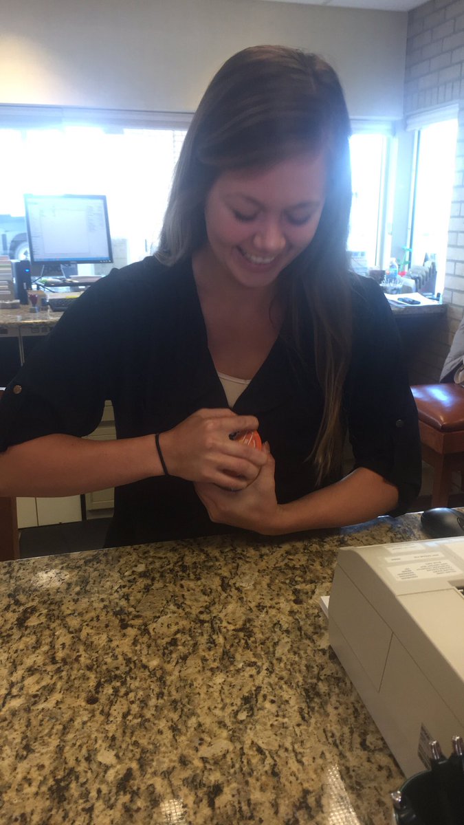 jaedenromine's tweet photo. Took the jar of queso to bri's work. No shame. SHE'S STRONG #fitness #fitcomm #fitnessjourney #girlsthatlift #empofitness #stronggirl #imfat https://t.co/tTZweRQwDa
