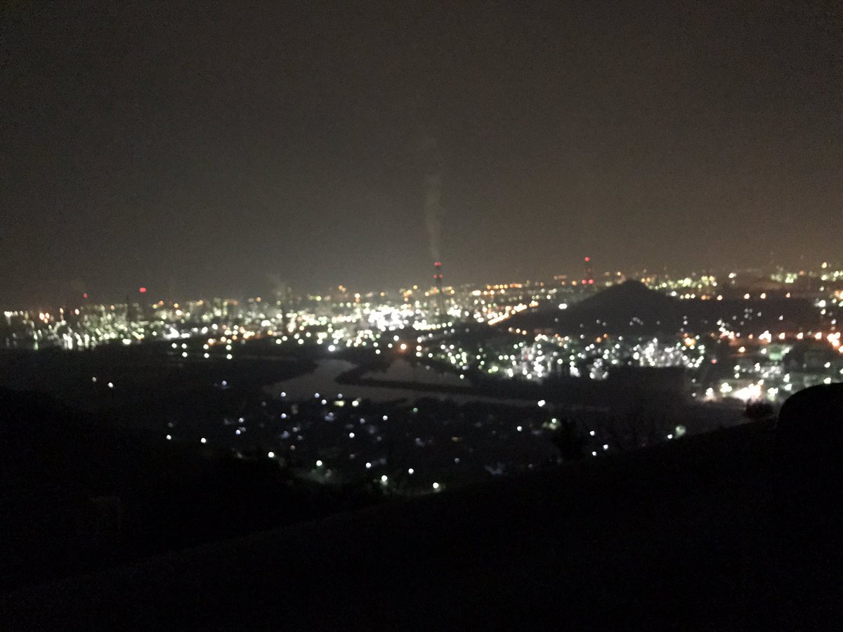 yuu01150's tweet photo. ５時のスカイラインって、、、
ラウワン１７歳の存在忘れてて
はいれなかったよねーーって 🤤💨 https://t.co/Xz664yvf04
