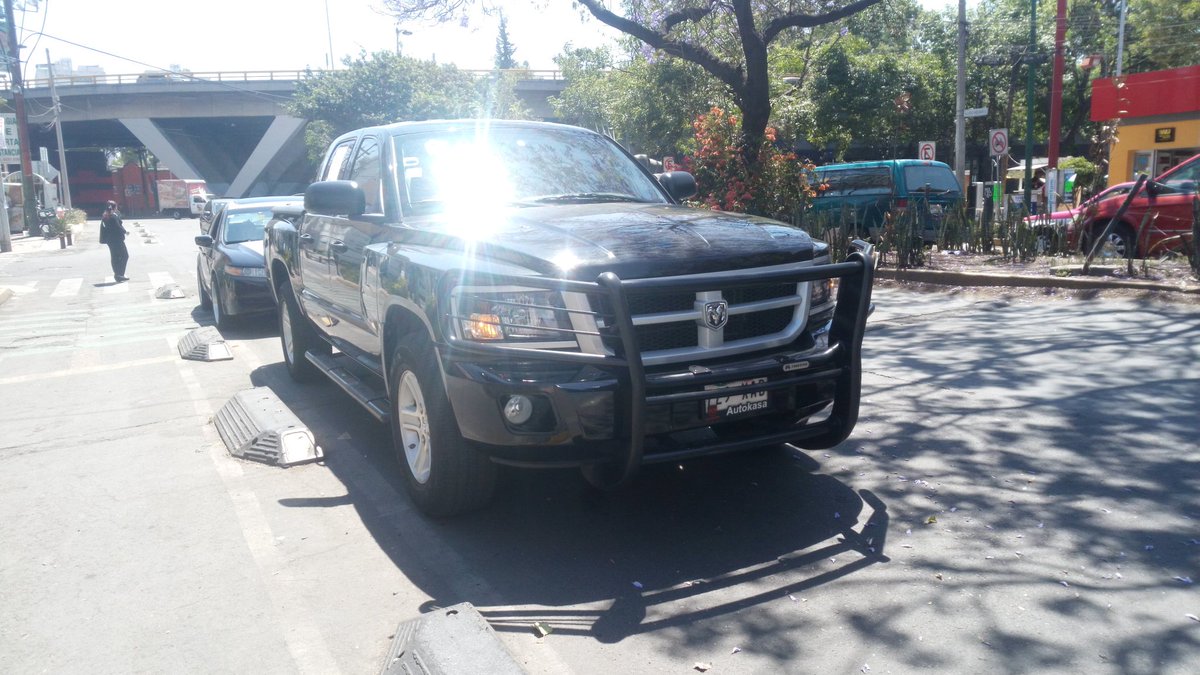 LeoKFP's tweet photo. Se Vende #DodgeDakotaSLT Año 2010 14.000 Km #México #CDMX Info por DM https://t.co/7JWpXoKtup
