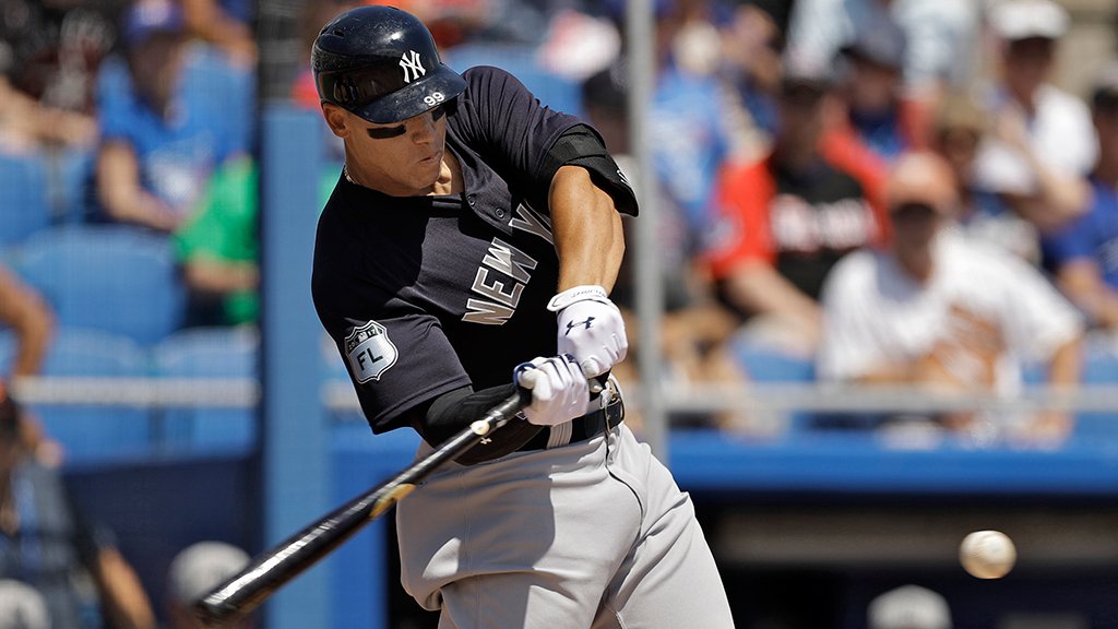 Yankees's tweet photo. Yankees win! 

Final: Yankees 3, Blue Jays 1. #StartSpreadingTheNews https://t.co/N5LzerAiN5