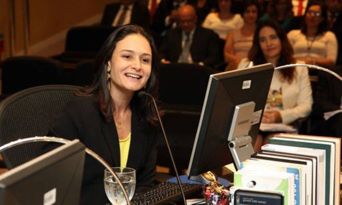 OGloboPolitica's tweet photo. 'Quinto do Ouro': Conselheira diz que vai convocar auditores substitutos para fazer sessão no TCE já na 3ª feira https://t.co/huGF2TRKdt https://t.co/TPTKPR2MBd