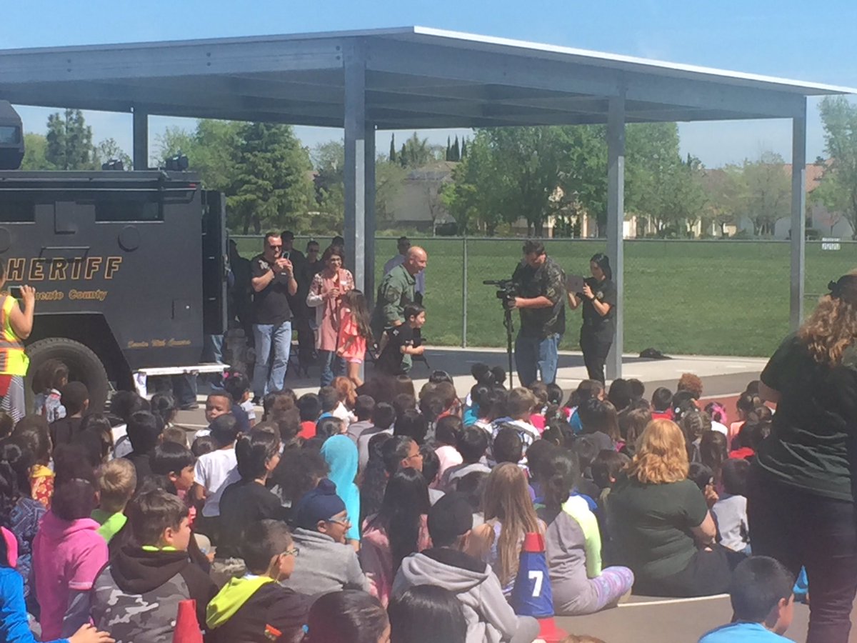 PrincipalPraest's tweet image. Our youngest Coyote interviewing for SWAT. @HOWLCoyoteWay @SOSCoatesK @lmkaplan #gocoyoteshowl #lifelonglearning