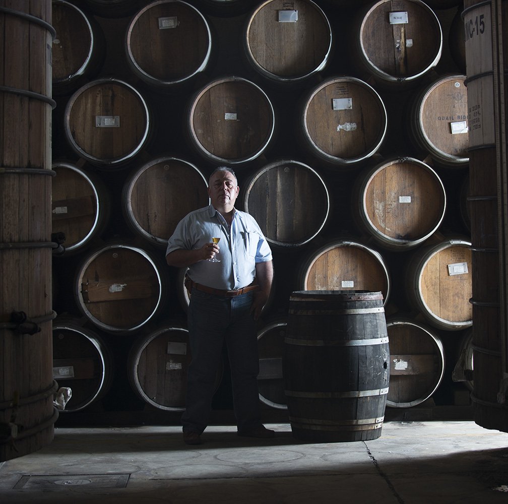PURASANGRE_'s tweet photo. Purasangre Master Distiller Enrique Fonseca ages his reposado and añejo tequila to perfection in French oak casks. https://t.co/uZlN5rVP7U