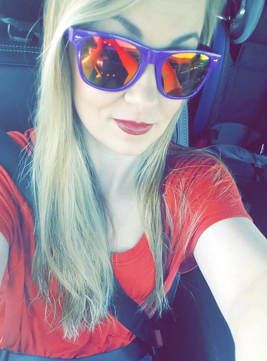 AlishaNorraine's tweet photo. Finally a nice day. #Sunglasses #IntheSixties #sixtyDegreeDay #BringOnSweetSummerTime #SummerReady https://t.co/Qrg4l8hG2Z
