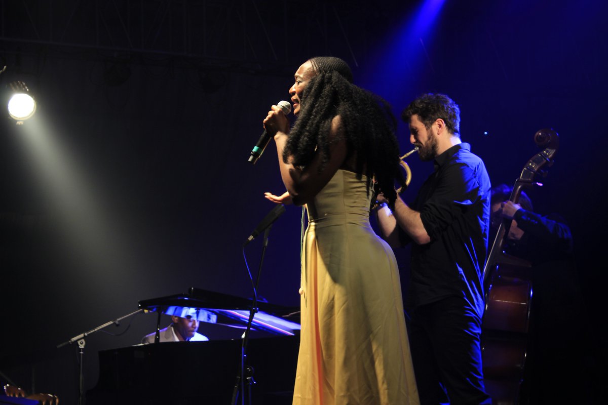 FGASSITA's tweet photo. Spécialement venue de Paris, la chanteuse Valérie Belinga interprète "When I Fall In Love", du grand Nat King Cole #FGASSandFriends #Jazz https://t.co/FSKSiyyved