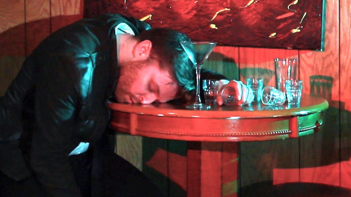 FoundrySimcoe's tweet image. What Not To Do In A Bar!
vsty.ca/2odlQBl by @youtube