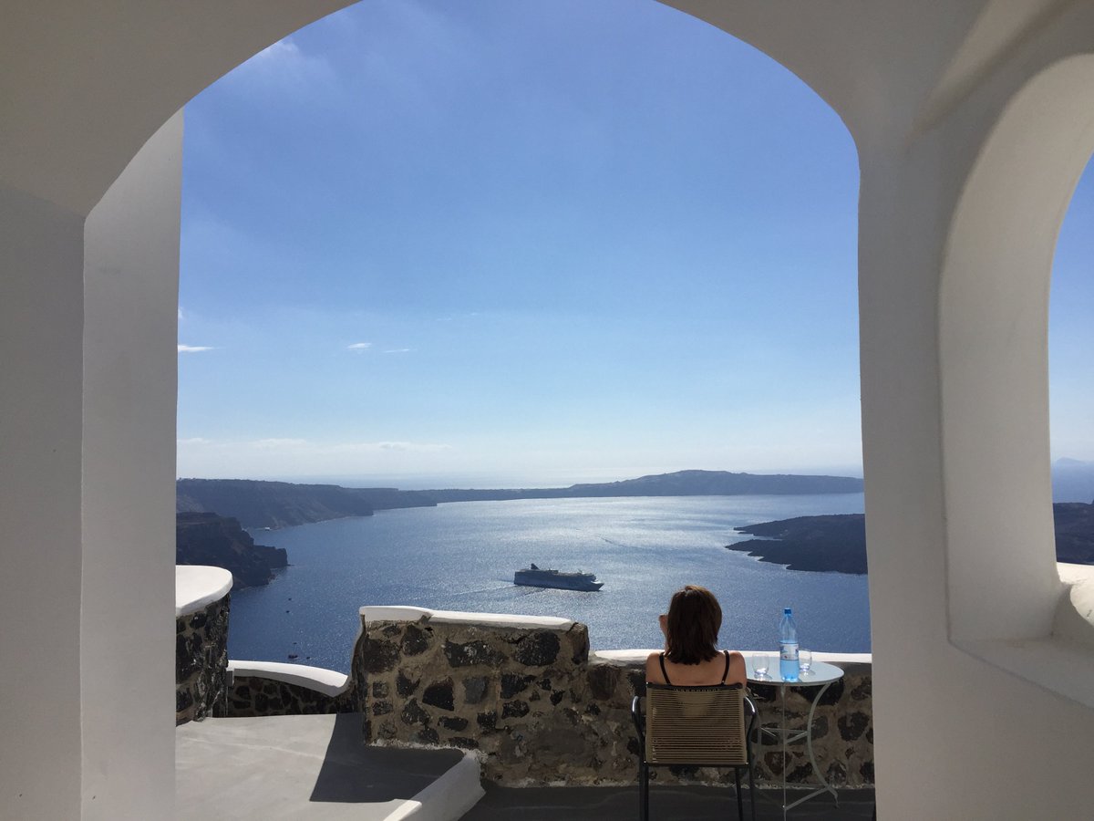 NaturSpa_com's tweet photo. Nothing like Santorini in the off-season @DiverWorks @NatalieDiver #CaptainTed's @Sailsantorini daytrip crew def amazing. https://t.co/oho9mbtDDU