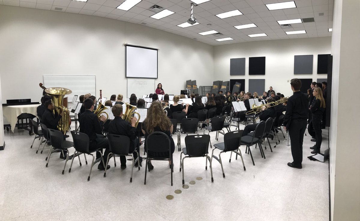 ClintonBands's tweet photo. Warm-up room at State! Good luck CHS Wind Ensemble. #cpsreds #yayband https://t.co/7s0G3OsEJx