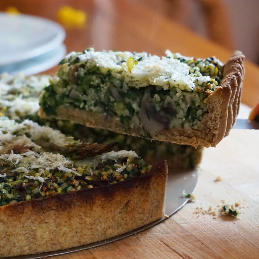 Cook_with_amore's tweet image. And finally she cooked again 🎉💃🏻... Tortina (tart😅) with spinach and asparagus 🙌🏼.. completely #vegan and made with #ancientgrains flour 💖