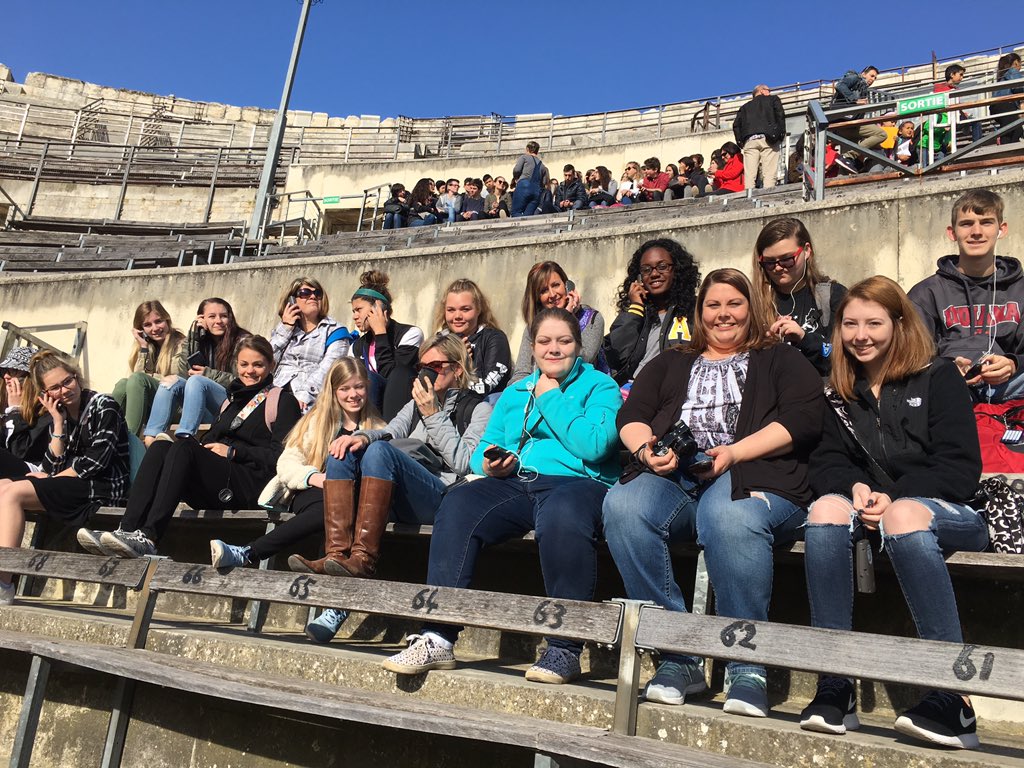 cmmonzingo's tweet photo. Enjoying the beautiful weather &amp; sites in Nimes today! #AvonTakesEurope https://t.co/QsUJBmxFuq
