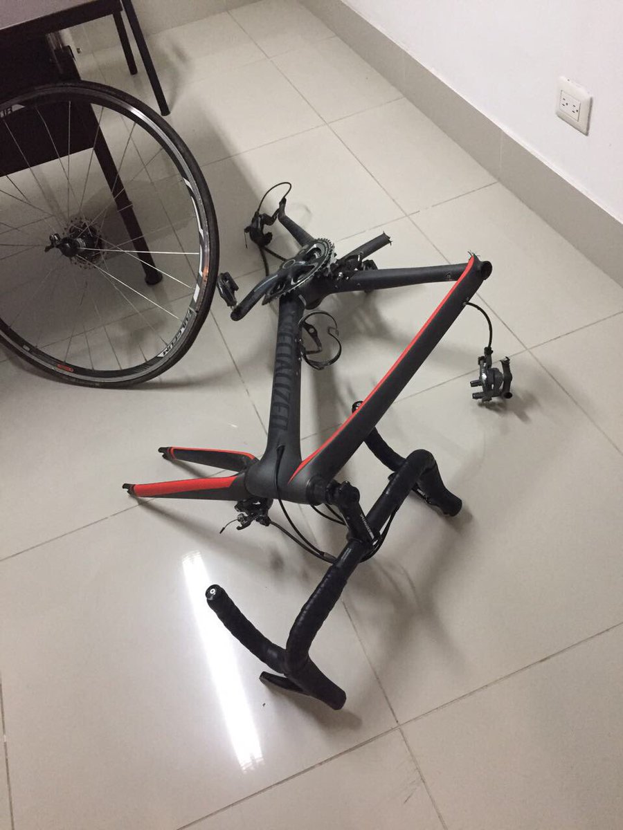UranRigoberto's tweet photo. Mijos estoy triste,q un conductor atropelle un ciclista y luego se marche sin importarle nada.Completa indignación #nomasinsensibilidad https://t.co/adDLSS9xgG