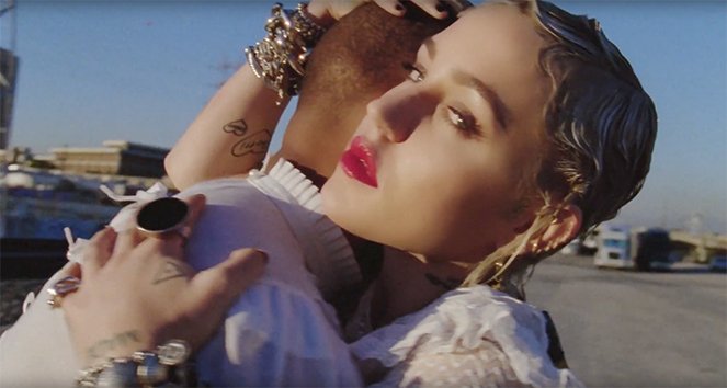 niceound's tweet image. Watch @brookecandy + @Sia = Living Out Loud &amp;gt;&amp;gt;&amp;gt; youtu.be/LFKRCIZ02J0