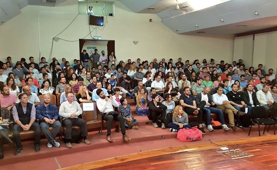 ProduccionMza's tweet photo. Auditorio colmado en programa #mendozaemprende, 1er encuentro de jóvenes emprendedores en Diario LosAndes. El Subsec G. Cruz dio bienvenida https://t.co/0W5PShaWe6