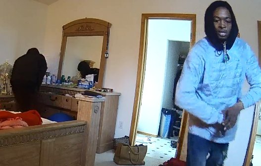 SnoCoSheriff's tweet photo. Help us ID these two robbers who assaulted and stole jewelry off a S Everett homeowner today before fleeing https://t.co/60gTBKRQNl https://t.co/kbZKuxV8MT