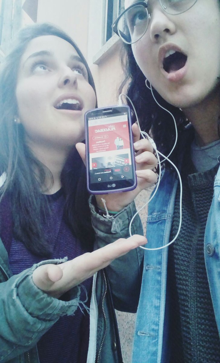 Lilianmj98's tweet photo. #EdSheeranFlaixbac Nada mejor para pasar un buen rato @radioflaixbac https://t.co/mlyboQvVAw