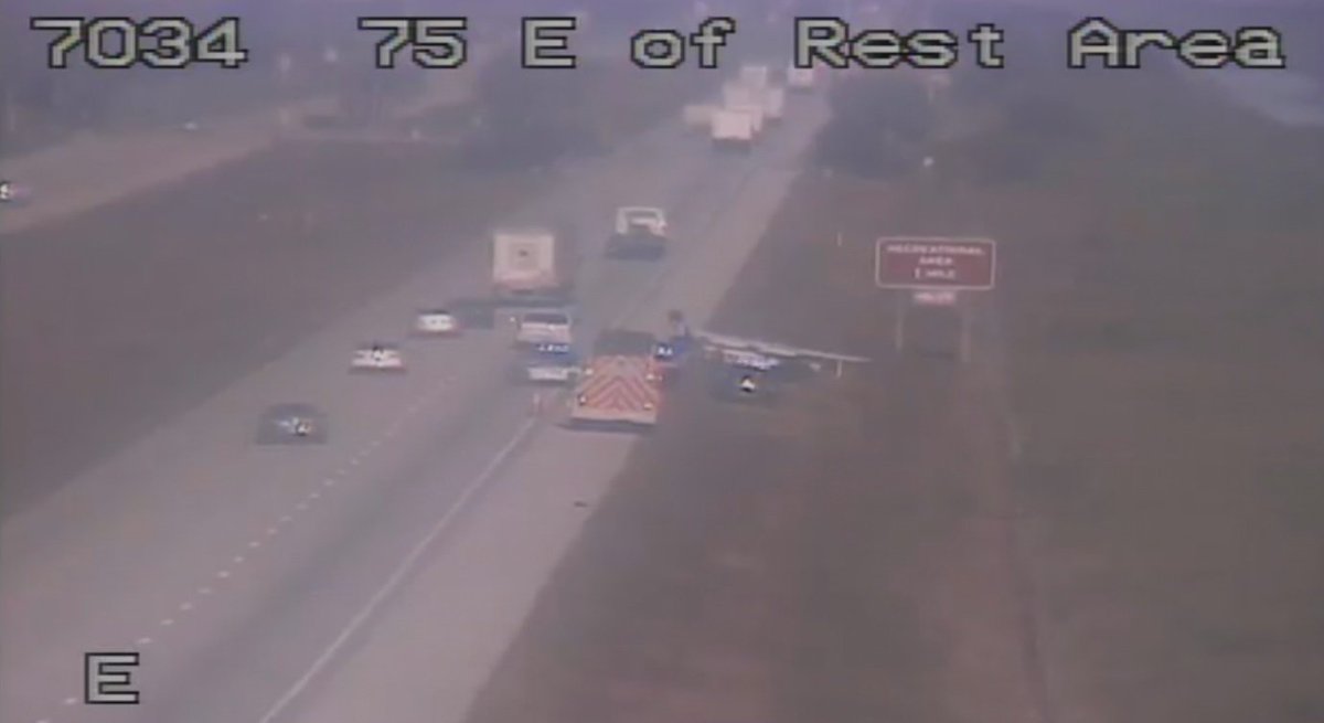 #BREAKING Small plane lands on I-75 in western Broward County bit.ly/2ockQRr https://t.co/vTzCmfRVI4