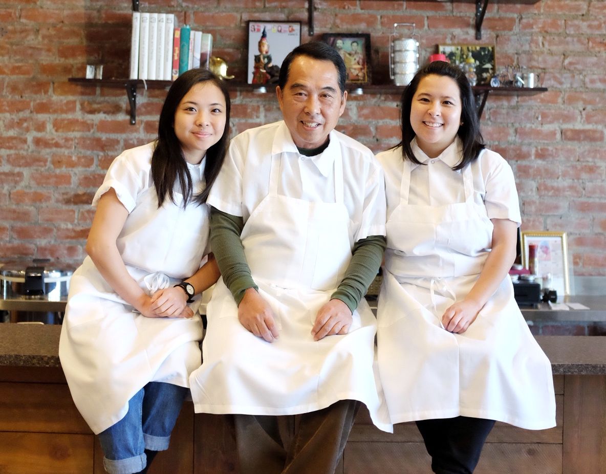 eaterla's tweet image. How an iconic LA Thai restaurant is passing the generational torch la.eater.com/2017/3/29/1484…