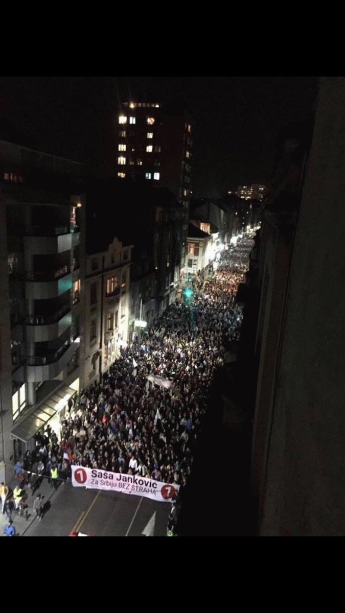 TVojtehovski's tweet photo. Beograd veceras. https://t.co/Asj03zH9vL