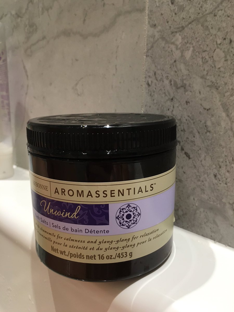 natnaaman's tweet photo. Unwinding after a long but wonderful day with my #Aromassentials #BathSalts 😊 #veganproduct #swissproduct #relaxation https://t.co/xfASxYkODm