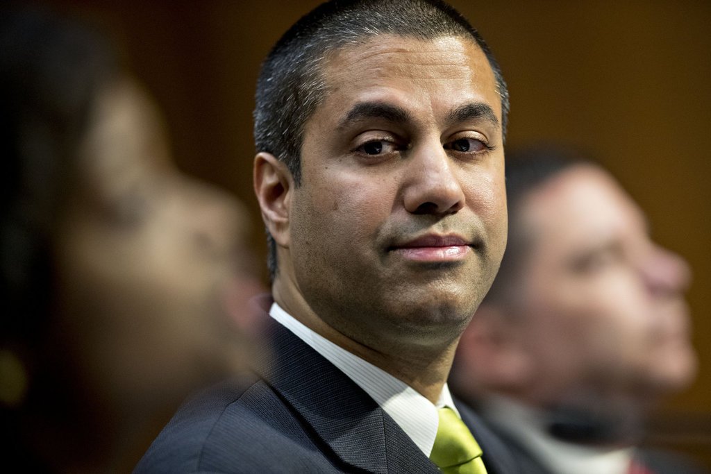 iGamesUpdates's tweet photo. #iGames #Games #xbox #PS4 FCC stops federal approval of low-income broadband subsidies https://t.co/WU3kdhahik https://t.co/3lVbV3SjtQ