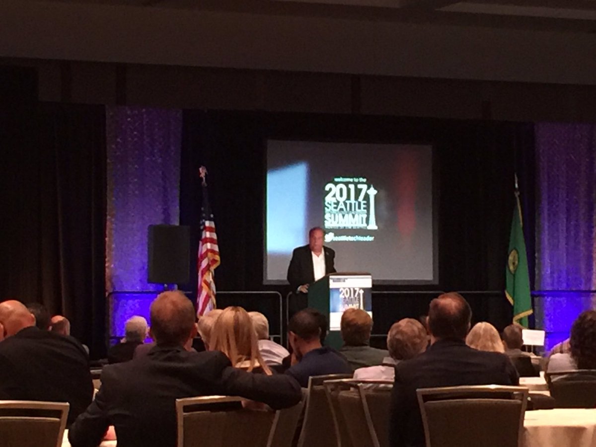 ArryinSeattle's tweet photo. Amazing talk by Richard Picciotto. #seattletechleader -- "Know your priorities". We are a kind, generous, #people. #nonpartisanship https://t.co/f9xgGstDlZ