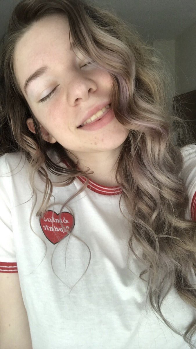 KyraProulx's tweet photo. #BiTwitter #PanTwitter #WhateverTwitter https://t.co/DfLzt20Q4j