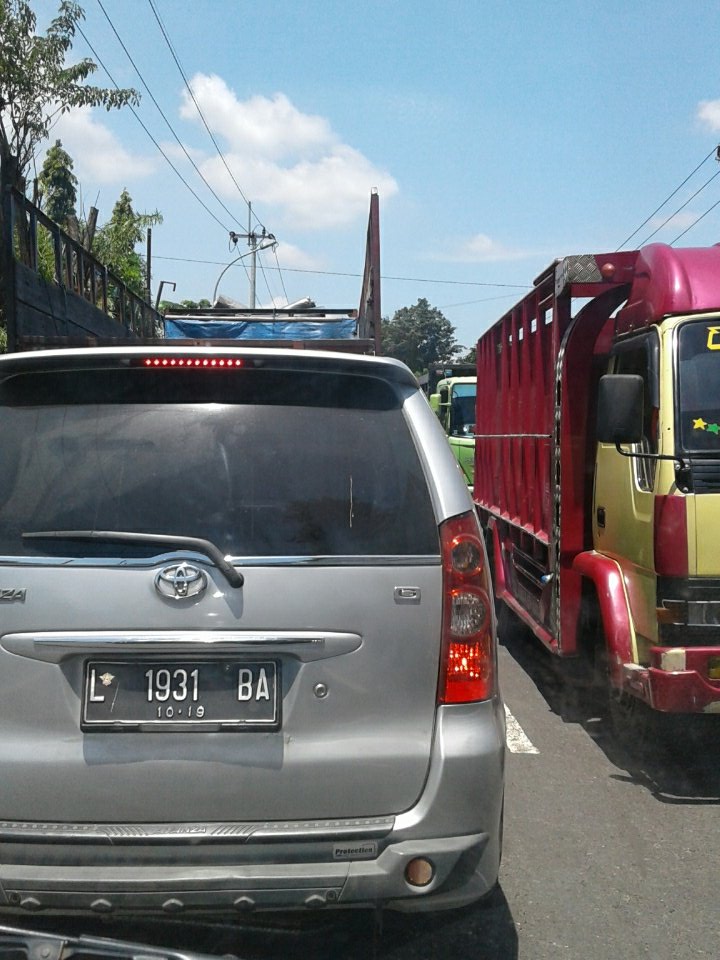 Mboboh arah legundi macet 2 arah <a href="/e100ss/">Radio Suara Surabaya</a>