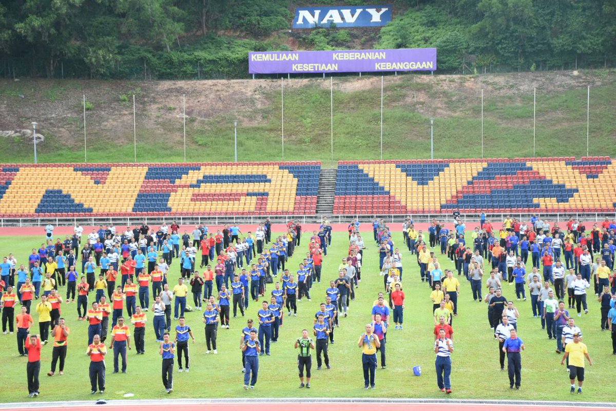 MPA_Barat's tweet photo. Aktif dan cergas. The #NavyPeople di Pangkalan #TLDM Lumut melaksana #FunCycle dan senamrobik #healthylifestyle @roslan1531 @tldm_rasmi https://t.co/KVMS1ujbLb