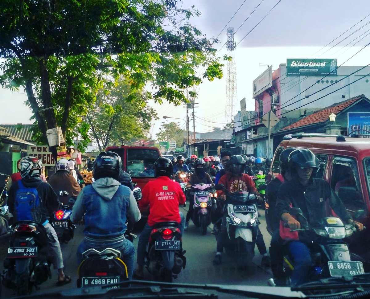 HermanSaipudin's tweet photo. Jalur pilar kh.Dewantara macet https://t.co/gCtHRU4Jnp
