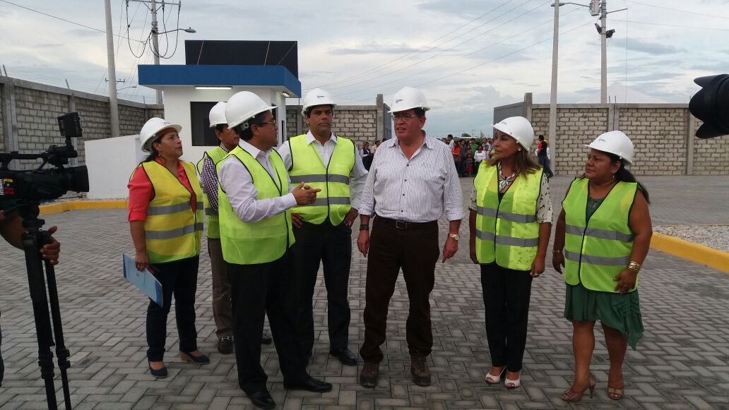 gobersantaelena's tweet photo. Ec.@ErickLopezZeb presente en la inauguración  #SubestaciónPechiche #LineasSubtransmisión Chanduy-Pechiche  @ed_montenegrop @CNEL_EP https://t.co/zpekMR7mk3