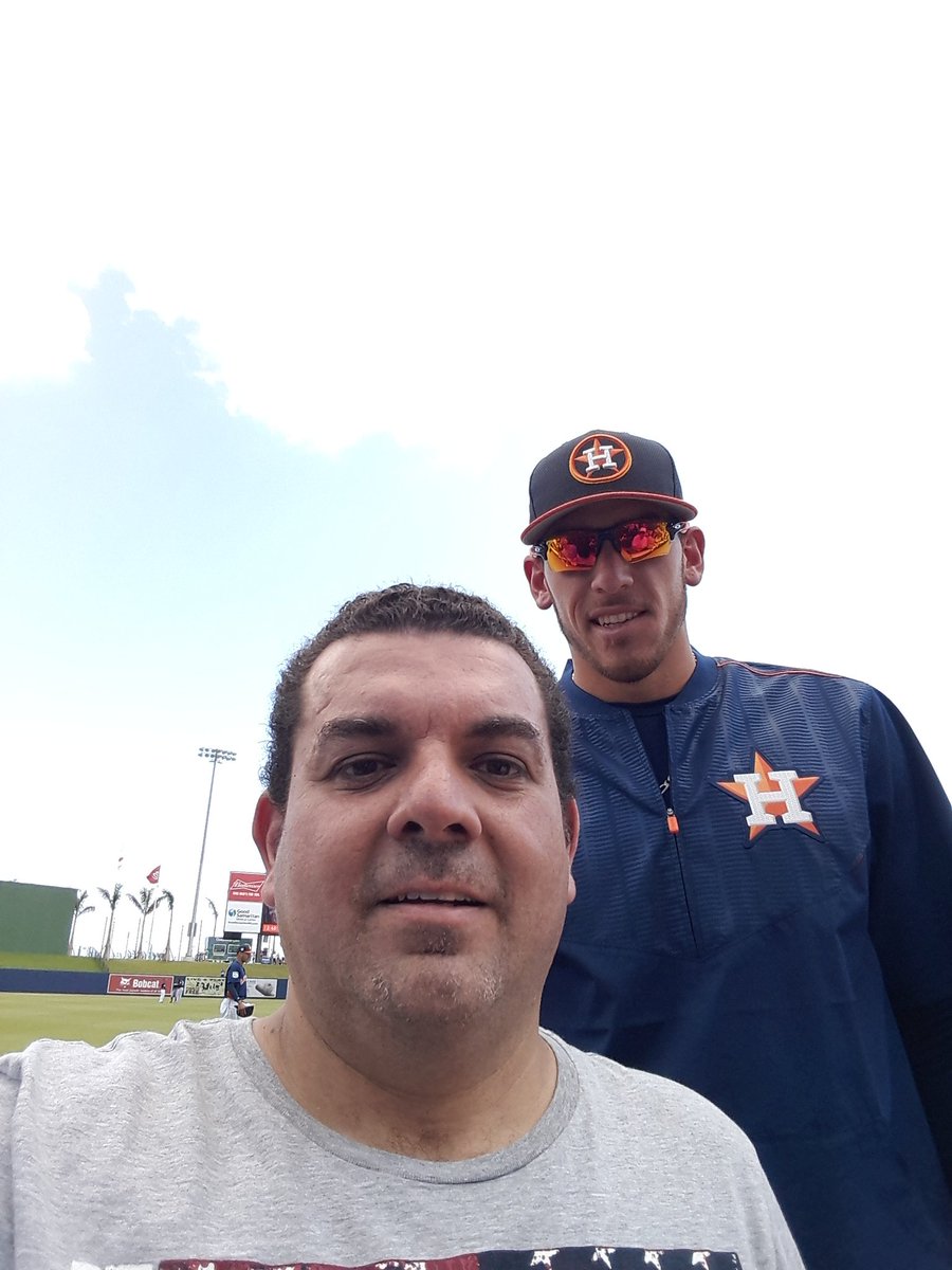 MikeGuzman77's tweet photo. #houston #mlb #baseball #boysofsummer #baseballisback #americaspasttime #mlb2016 #funtimes #mlb2017 #joemusgrove #Astros https://t.co/BvKApXIRql