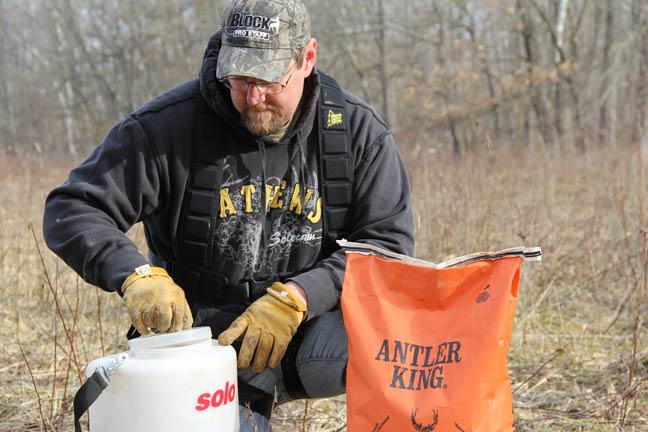 Why Should We Plant Spring Food Plots? urbanebowhunter.com/why-should-we-…