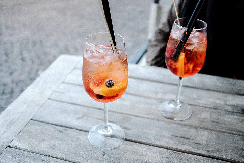 MorantBayRum's tweet photo. @rarefool What's yours? @rarefool Best #cities for #cocktails --> https://t.co/Fm0G6YzJmw #cocktaillovers #cocktailsets https://t.co/FXzuK2NUiw