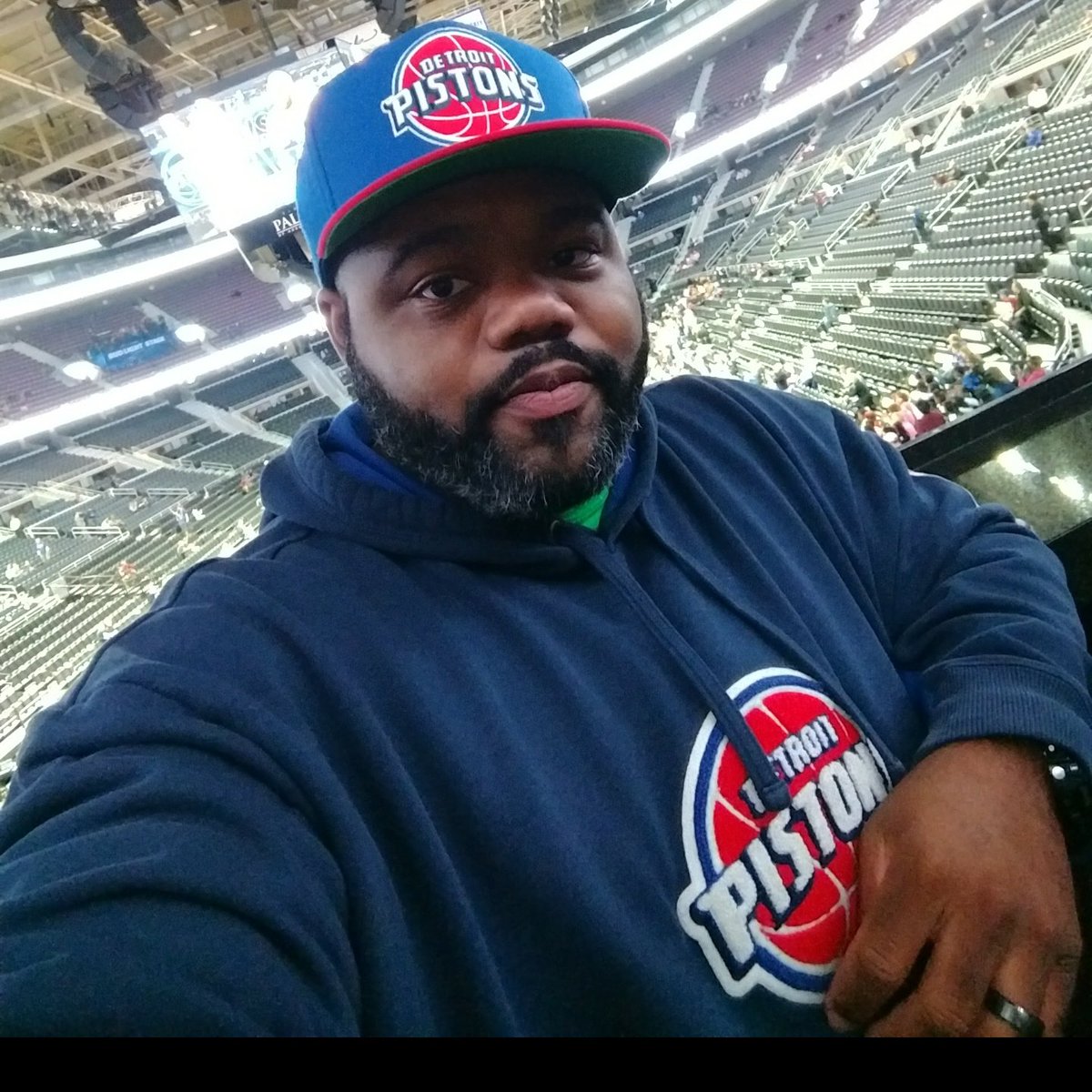 ClassicLew313 tweet picture