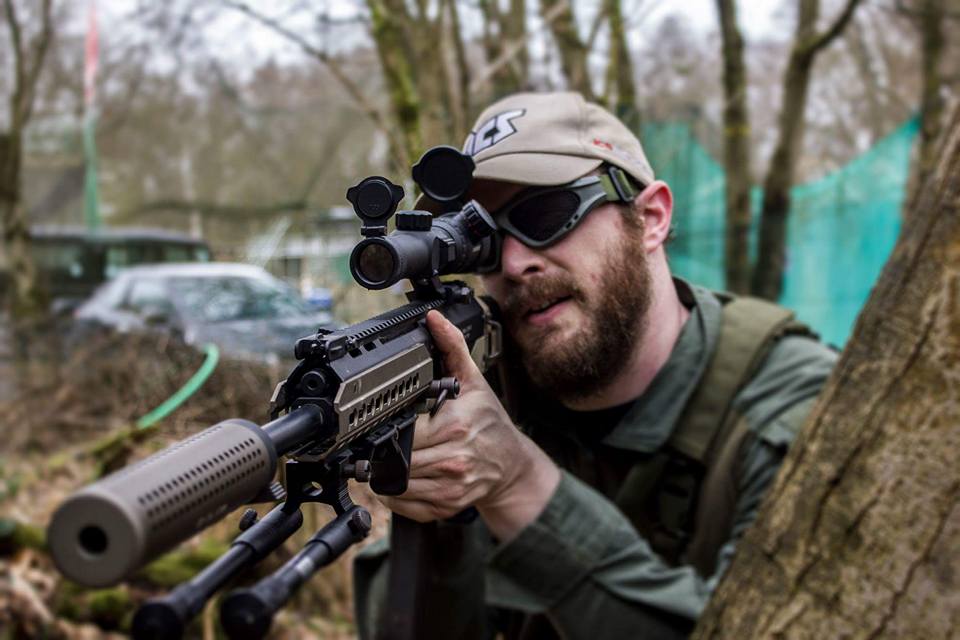 icsbbairsoft's tweet photo. APE in action!! #ics #icsairsoft #icsgun #airsoftgun #airsoft #airsoftbb #bbgun #bb #loveairsoft #airsoftlove #CXPAPE https://t.co/AVfms4bA46