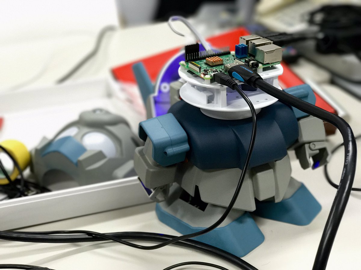 hurry_41's tweet photo. 今日も朝から脳漿炸裂ゼミ
#RAPIRO #RaspberryPi https://t.co/GHIGNRGBY3