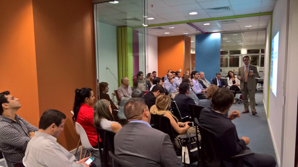 izzyanglomex's tweet photo. Excelente convocatoria en #paraguay.Gracias a los lideres de emprendimiento en #Latam @bdefelippe @nicoarrellaga #innova #invierte #impacta https://t.co/pfaBHuTB3b