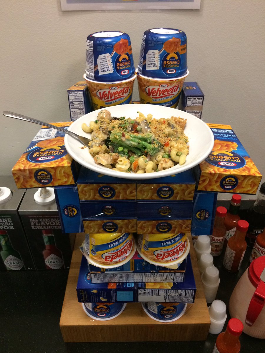 muggcat's tweet photo. @DiningBSU I'm friends with #macandplease dude pick me https://t.co/9RXhGIU7Ex