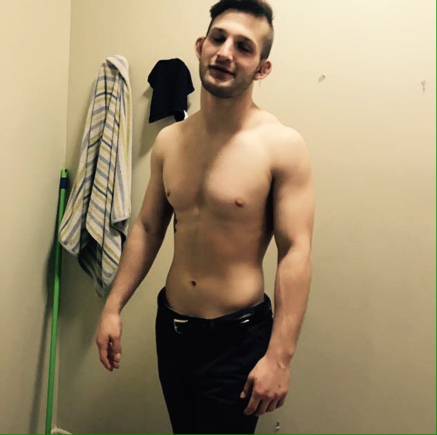 Amazon3Amazon's tweet image. #money #man #malemodel #shirtless #pecks