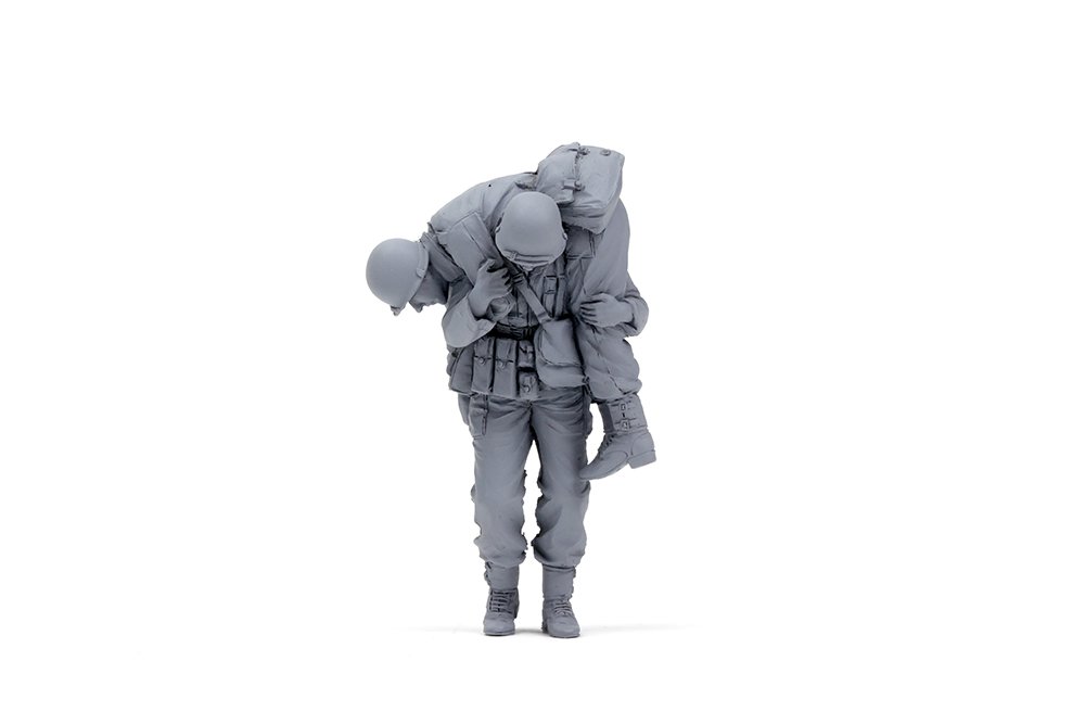 MENG_Model's tweet image. HS-008rハクソーリッジは第二次世界大戦の太平洋戦場でアメリカ陸軍の衛生兵を取材します。キットにはアメリカ陸軍負傷兵1体と衛生兵1体が付きます。HS-009rは西ヨーロッパ戦場で撮った写真から取材します。捕虜されたドイツ軍の失意とイギリス空挺兵の得意が対比を成します。