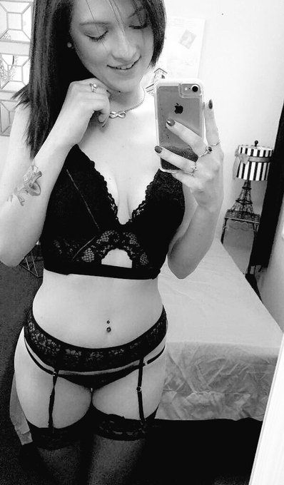 Live now loves 😘 #cumplay #streamatemodel https://t.co/Yr4myBO0Gy<a href="/tag/cumplay"class="tags">#cumplay</a><a href="/tag/streamatemodel"class="tags">#streamatemodel</a>