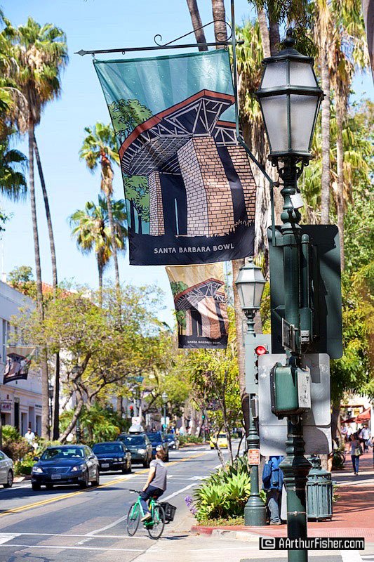 sbBowl's tweet photo. Season opens and flags are flying! Head to the #BowlBlog to learn about the #StateStreetFlags https://t.co/0ETqFG1pdl https://t.co/7iS8vZDome