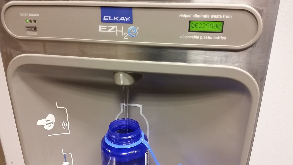 mishasmishaps's tweet photo. 229,800 plastic bottles prevented from going to the #greatgarbagepatch. Thanks, @slcairport for promoting environmental responsibility! https://t.co/AORr9jqD50