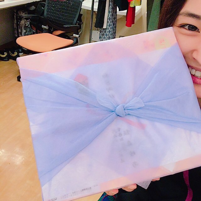 okareibot's tweet photo. 初日祝いのお弁当って、いよいよ始まるぞ！って毎回気合が入るので嬉しいです。にやにや。 https://t.co/q6Ih3L4wSD