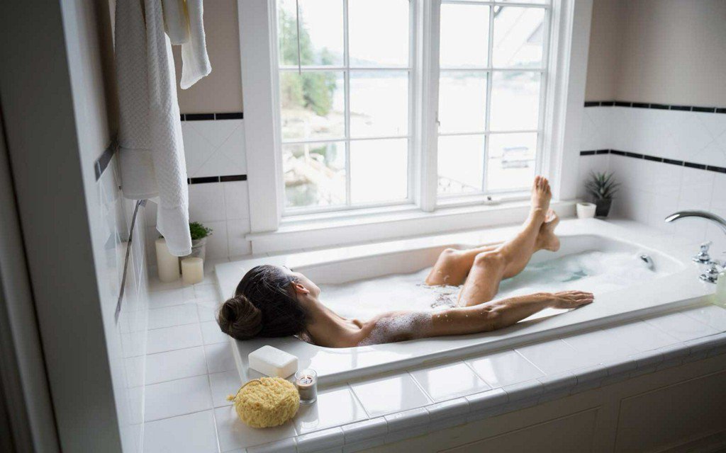 TravelLeisure's tweet photo. A new study says taking a hot bath burns as many calories as a 30-minute walk https://t.co/9IarM4D0s9 https://t.co/XraieMUR95