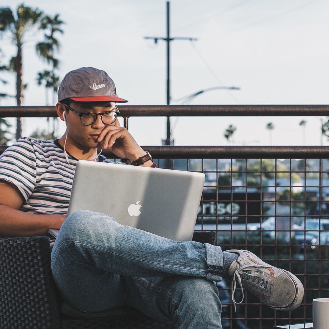 HVNSPT's tweet photo. Working from balcony. 🌤 #WFB https://t.co/LFFVZ74LHO