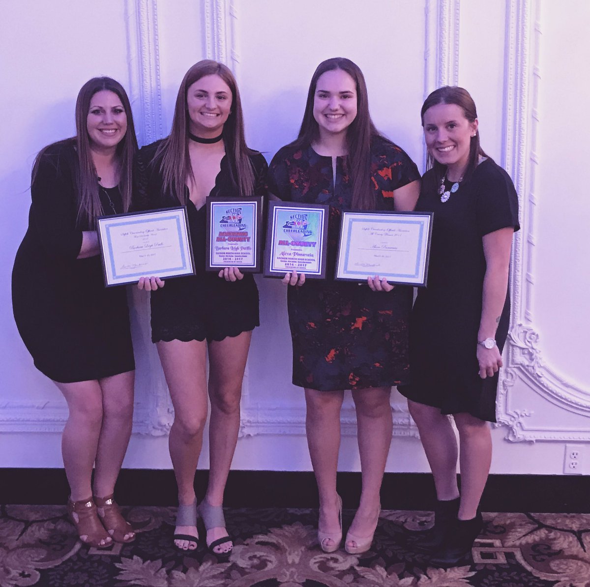 All county awards dinner for SNVC senior captains <a href="/alexa_pinn/">Alexa Pinnavaia</a> @barbaraleigh17 🖤💛🎉