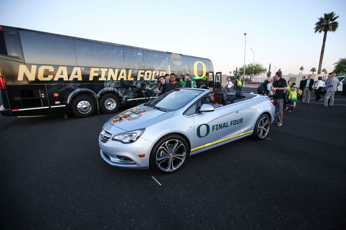 GoDucks's tweet photo. We have arrived. Final Four in Phoenix. Always us. #GoDucks https://t.co/XydbTqDzHO