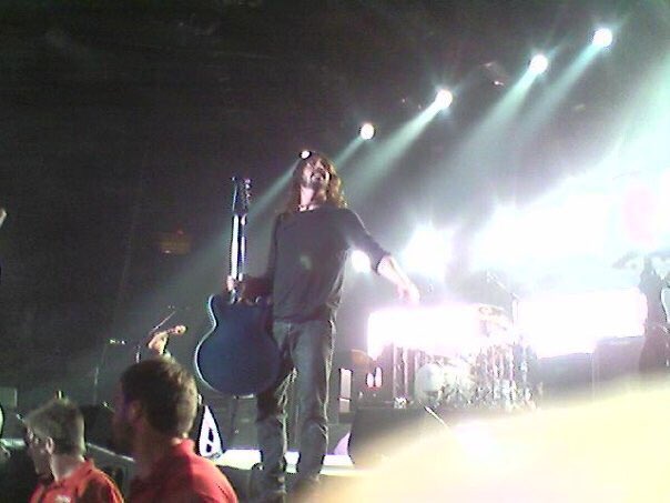 9 years ago I was front row at the foo with <a href="/DawnsHopeAcres/">Dawn Wood</a> and Dave blew my mind for the first time 😍😍😍😍👏👏👏 <a href="/foofighters/">Foo Fighters</a>