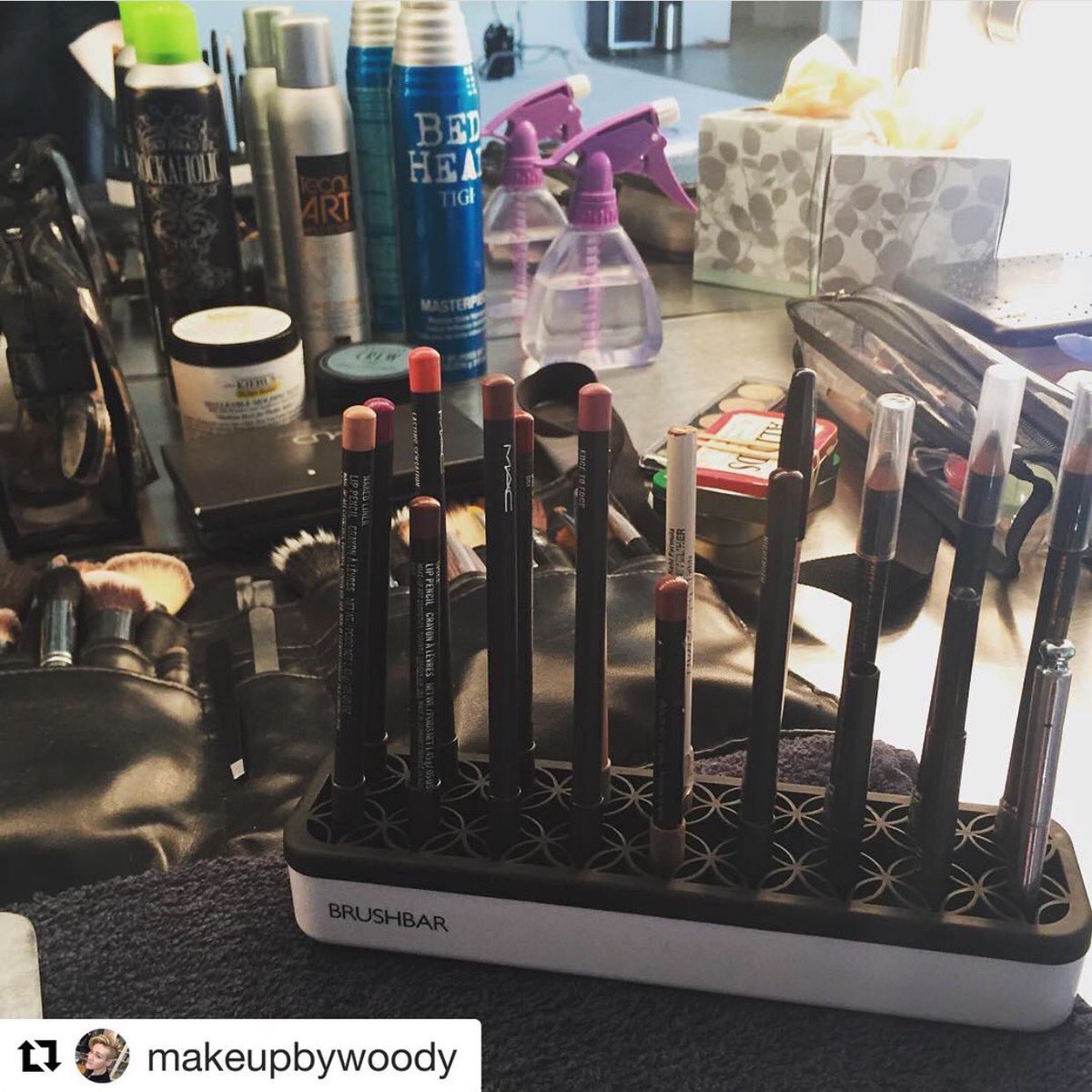 KitandHooks's tweet photo. Repost @makeupbywoody LUV this brush/pencil/whatever u want holder by @kitandhooks #brushbar Constantly organizing makeupkit #kitandhooks https://t.co/x37MxalbJp